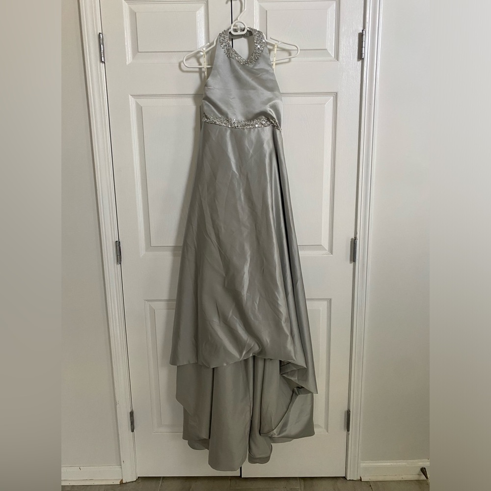 Young Girls Silver Pageant/Formal Halter Gown by LanTing (size Girls 8)
